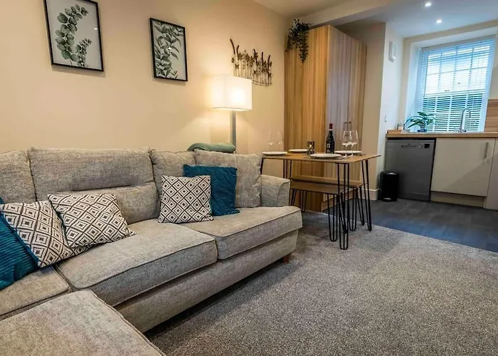 Cosy Cottage In Central Kendal With Parking!