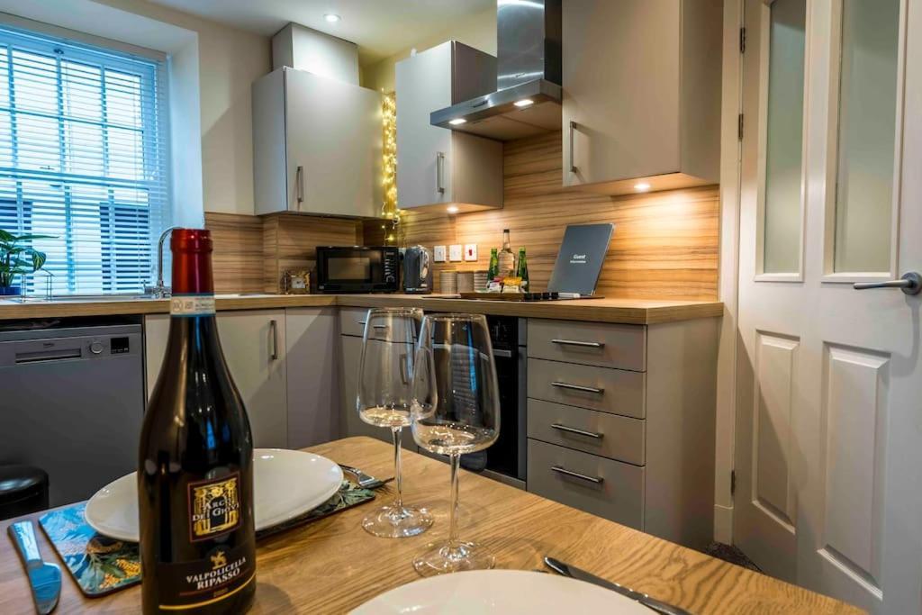 Cosy In With Parking! Holiday home